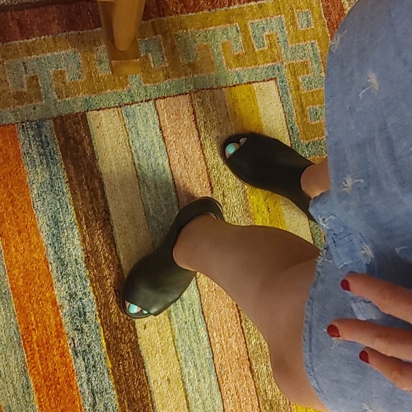 Peekaboo Toe Leather Heels - Picture 7 of 8